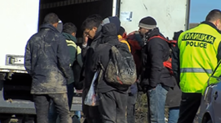 Rritet numri i emigrantëve në Maqedoni që kalojnë nëpër rrugën ballkanike