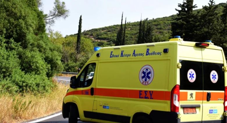 Makina bie nga 40 metra lartësi në Greqi, humbin jetën dy grekë, plagoset rëndë shqiptari