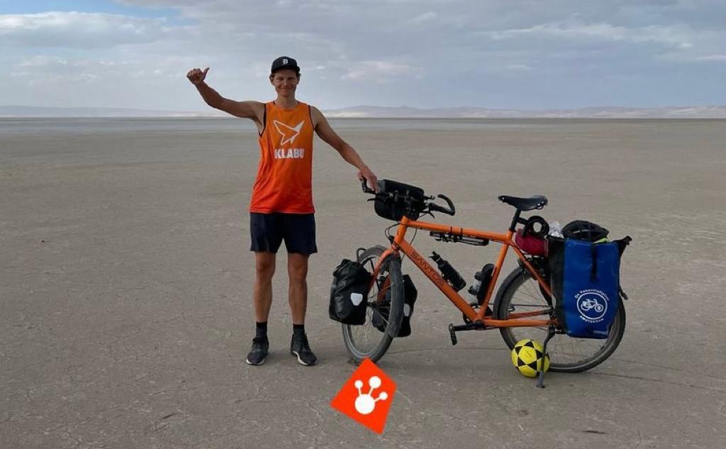 U nis më 1 gusht/ I riu shkon në Katar me biçikletë, 6000 kilometra për të parë Holandën