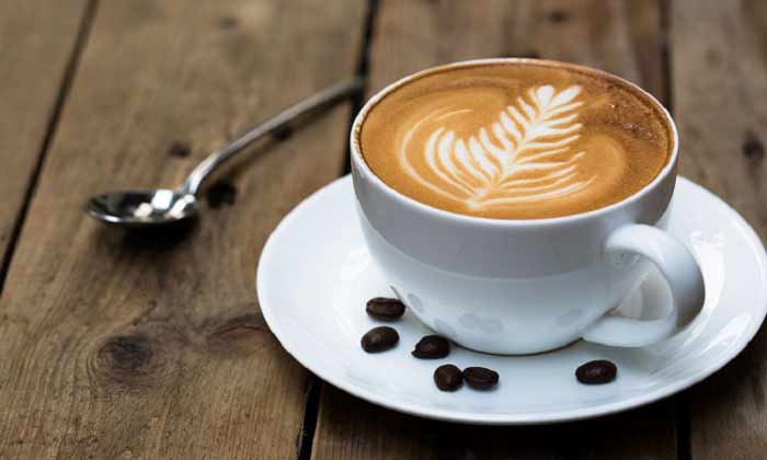 Rritja e çmimeve/ Shqiptarët braktisin kafenetë, pijnë 23% më pak kafe