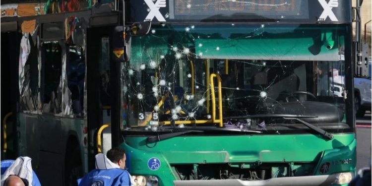 Shpërthime me bombë pranë një stacioni autobusi në Jerusalem, 9 të plagosur