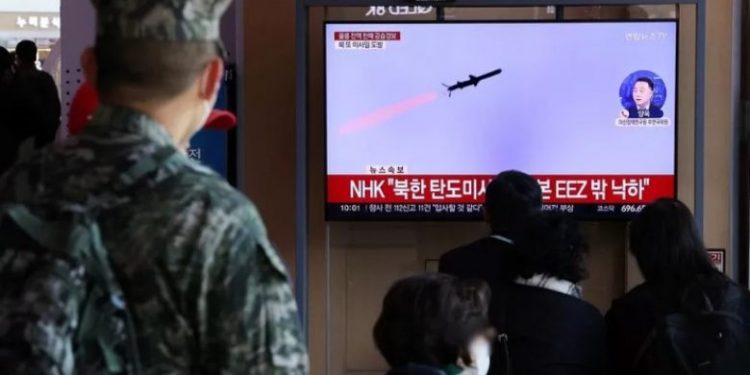 Koreja e Veriut dhe ajo e Jugut sulmojnë për herë të parë brigjet e njëra-tjetrës me raketa