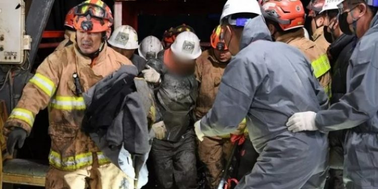 Mbijetuan 9 ditë në thellësi të minierës, shpëtohen dy minatorët në Korenë e Jugut
