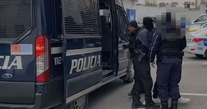 Kultivonin kanabis, arrestohen babë e bir në Elbasan