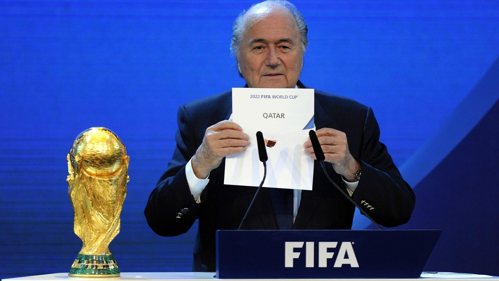 Blatter e pranon: Kupa e Botës nuk duhet të luhej në Katar, ishte gabimi im