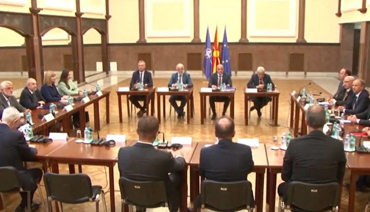 Vazhdon takimi i liderëve me kryeministrin Kovaçevski