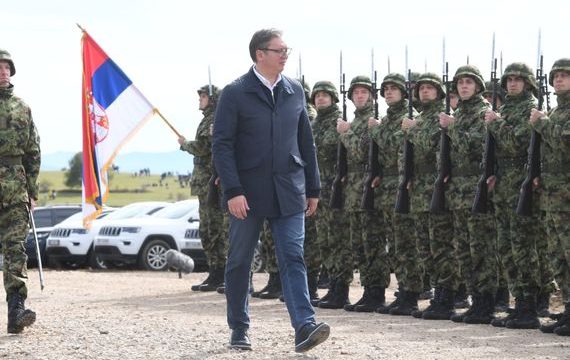 Serbia bën thirrje për vullnetarë të armatosur