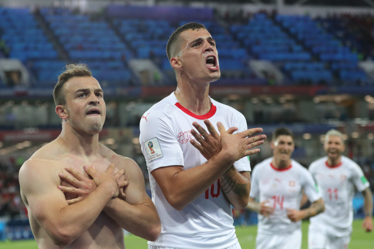 Zvicra shpall listën e Botërorit, tre shqiptarë sfidojnë Serbinë në Katar