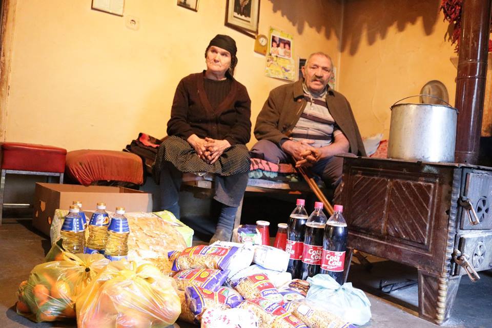 “Familje të varfra dhe prindër të braktisur, atmosferë e zymtë e Vitit të Ri në Shqipëri”