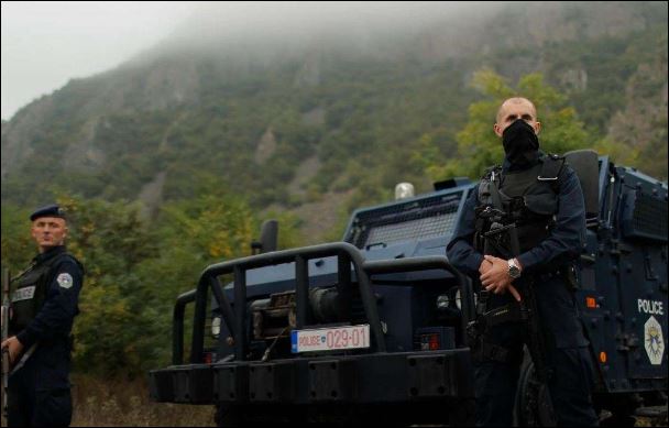 Policia e Kosovës në magjistralen Mitrovicë–Leposaviq vendos pika kontrolli për të garantuar qarkullimin e lirë