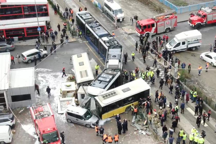 Momenti/ Tramvaji me autobusin përplasen në Stamboll, të paktën 19 të plagosur