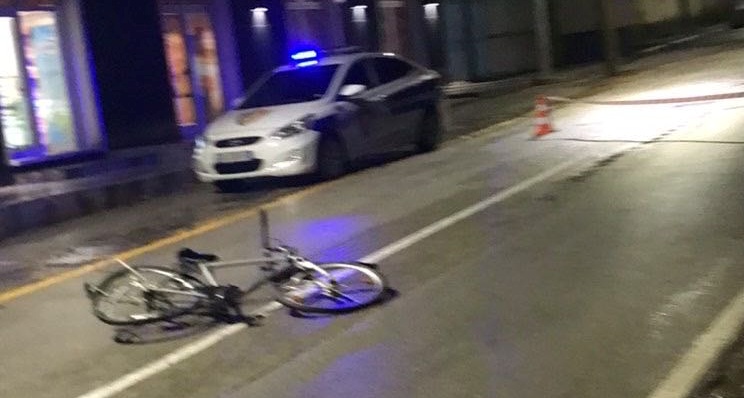 Aksident i rëndë në Pogradec/ Përplaset një person me biçikletë, shoferi ikën nga vendngjarja