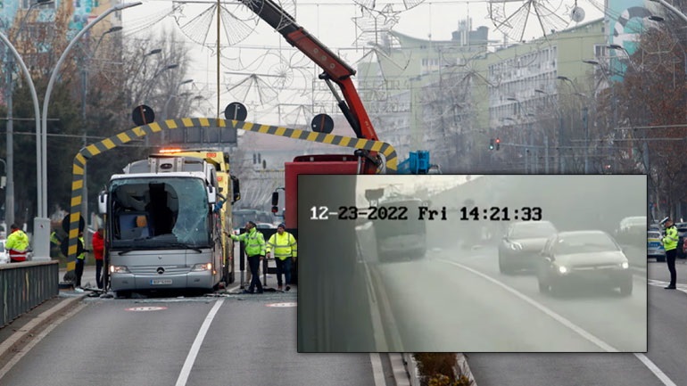 VIDEO/ Shihni momentin e përplasjes fatale të autobusit ku vdiq 1 person dhe u plagosën 24 të tjerë