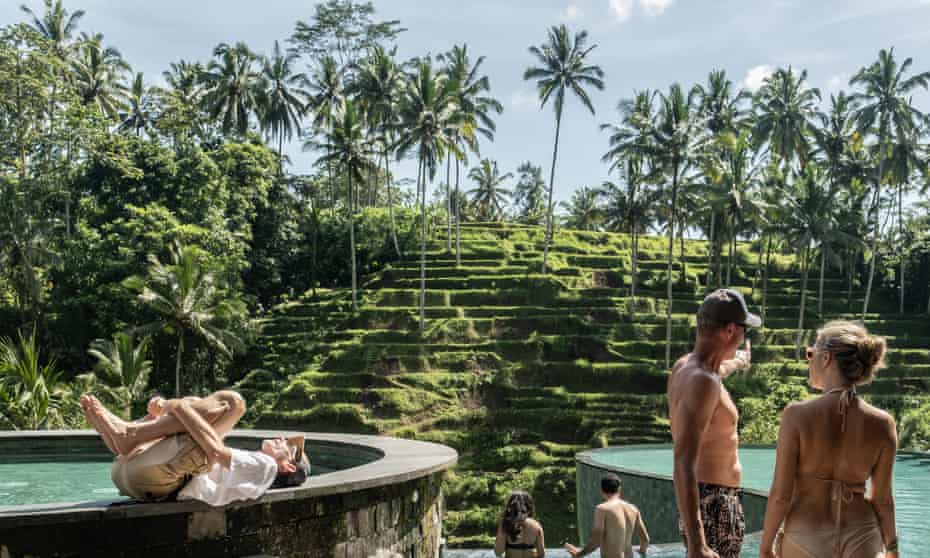 Ligji ndaloi seksin para martese/ Guvernatori i Balit qetëson turistët: Nuk jeni të rrezikuar, nëse…