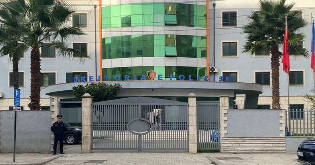 Kishte dhjetëra doza kokainë me vete në makinë, arrestohet i riu në Durrës