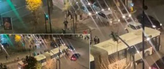 Urbani i linjës së Tiranës së Re në kryeqytet përplaset me bordurën