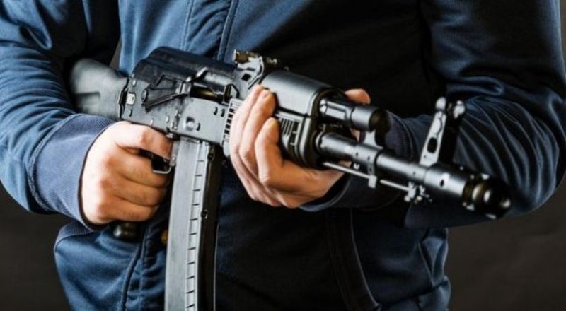 15-vjeçari në Shkodër kapet me pushkë dhe armë, kë do vriste?