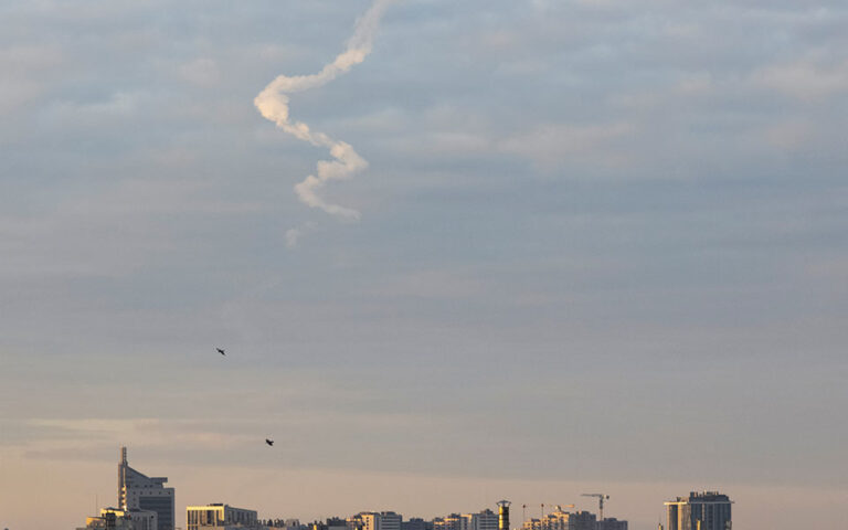 Rusia ‘i uron’ Vitin e Ri Ukrainës me raketa/ Kievi zgjohet me 10 shpërthime