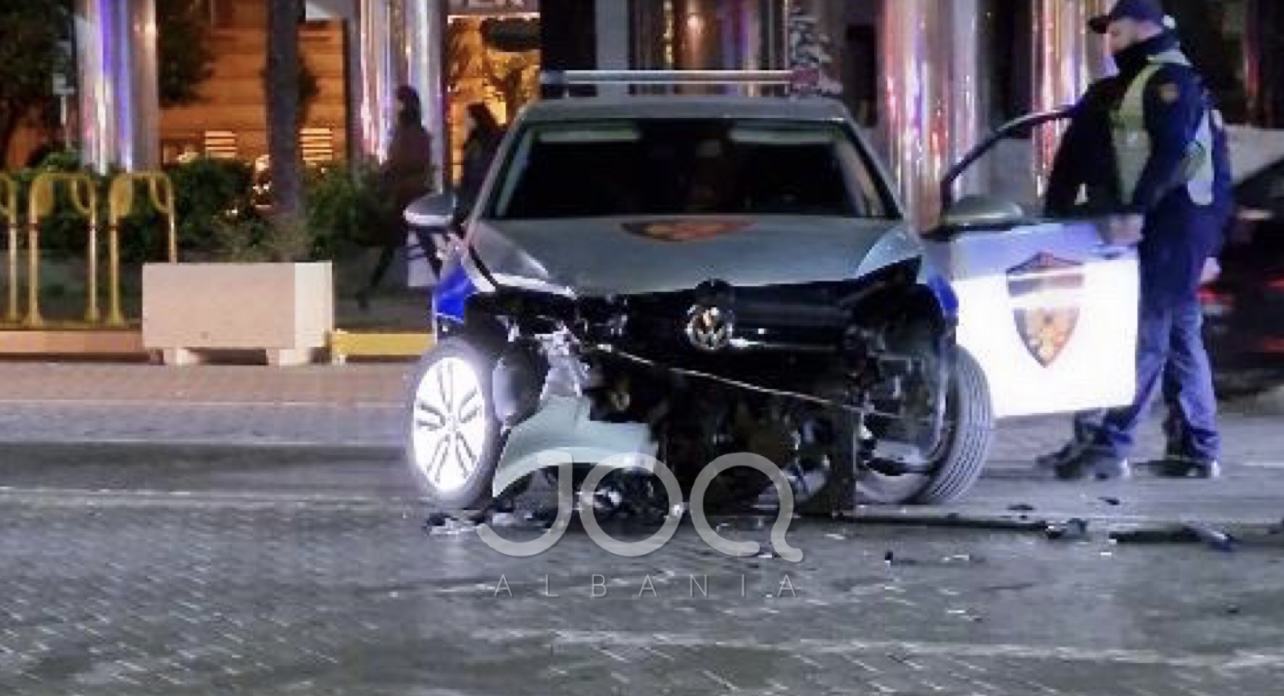 Tiranë/ Makina e policisë bëhet copash përballë kryeministrisë