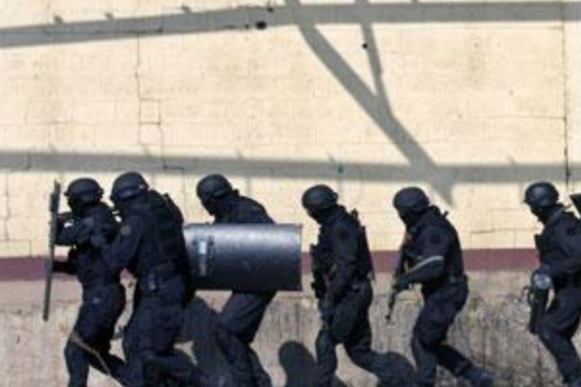 EULEX-i konfirmon praninë e grupeve të armatosura dhe të maskuara
