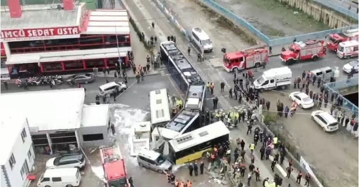 Stamboll/ Tramvaji përplaset me autobusin dhe e ndan më dysh, 19 të plagosur