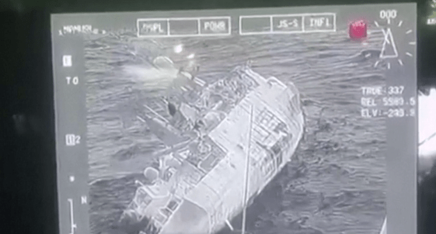 Fundoset anija ushtarake në Tajlandë, 31 marinarë të zhdukur