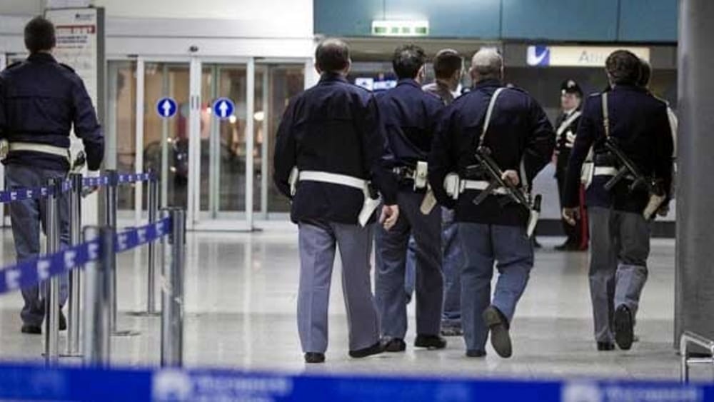 7 vite burg dhe 30 mijë € gjobë! Trafikanti shqiptar i drogës kapet sapo zbret shkallët e avionit në Itali