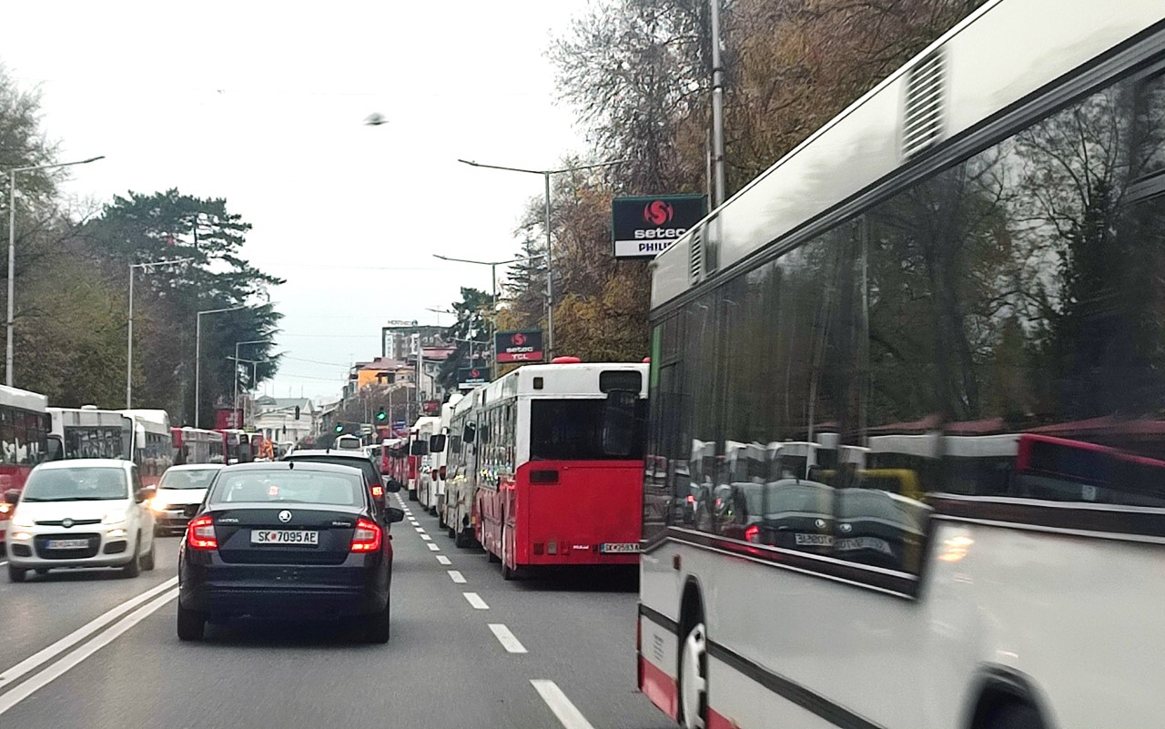 Autobusët privat në protestë në bulevarin “Ilindenska”