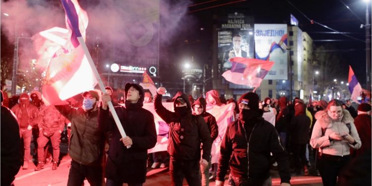 Beogradi në revoltë, protesta në mbështetje të serbëve të Kosovës