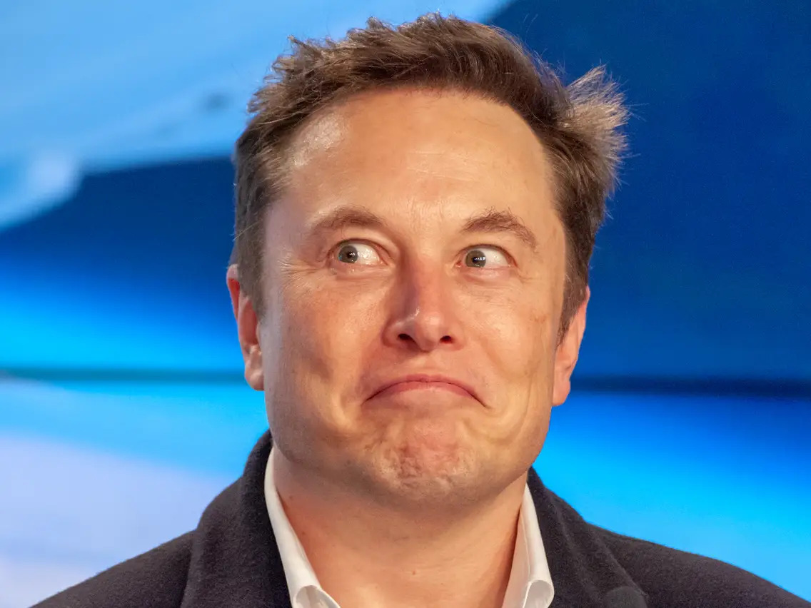“Largohem sapo të gjej dikë mjaftueshëm budalla”, Musk paralajmëron dorëheqjen si CEO i “Twitter”