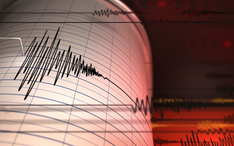 Tërmeti 4.9 ballë shkund Greqinë, ka edhe pasgoditje