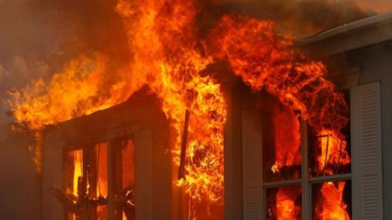 Zjarri përfshin katin e dytë të një godinë banimi në Durrës, asfiksohet një person