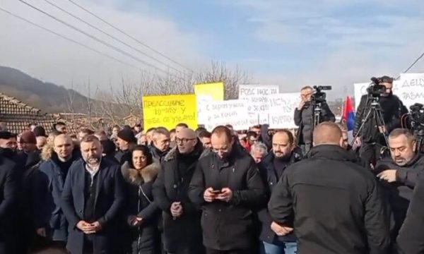 Protestuesit në Veri kundër ambasadorit: Rohde kjo nuk është Gjermani, kjo është Serbi
