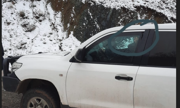 Në veri të vendit sulmohet me armë zjarri një veturë e Policisë së Kosovës