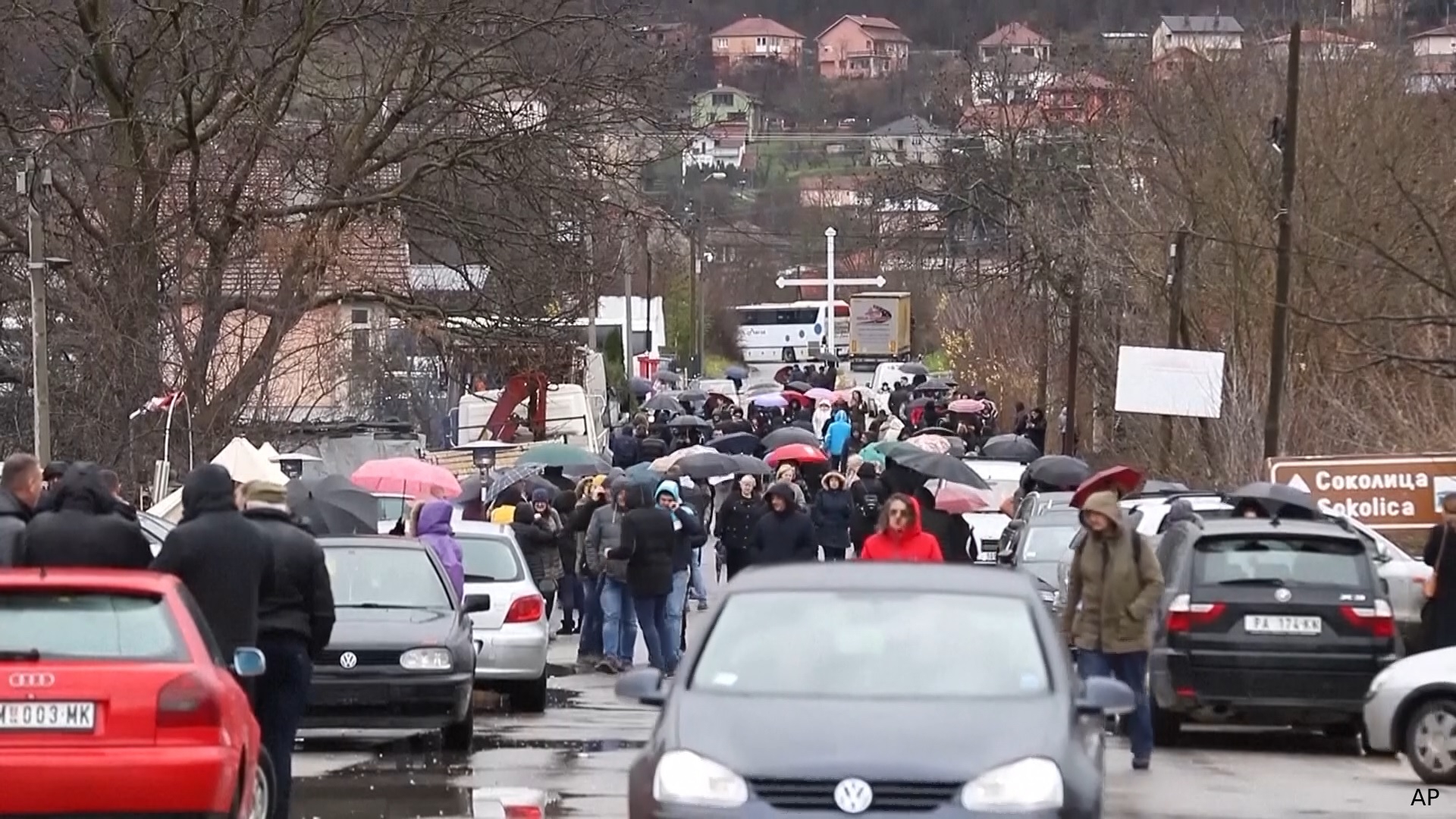Financial Times: Serbët duan autonomi në Kosovë