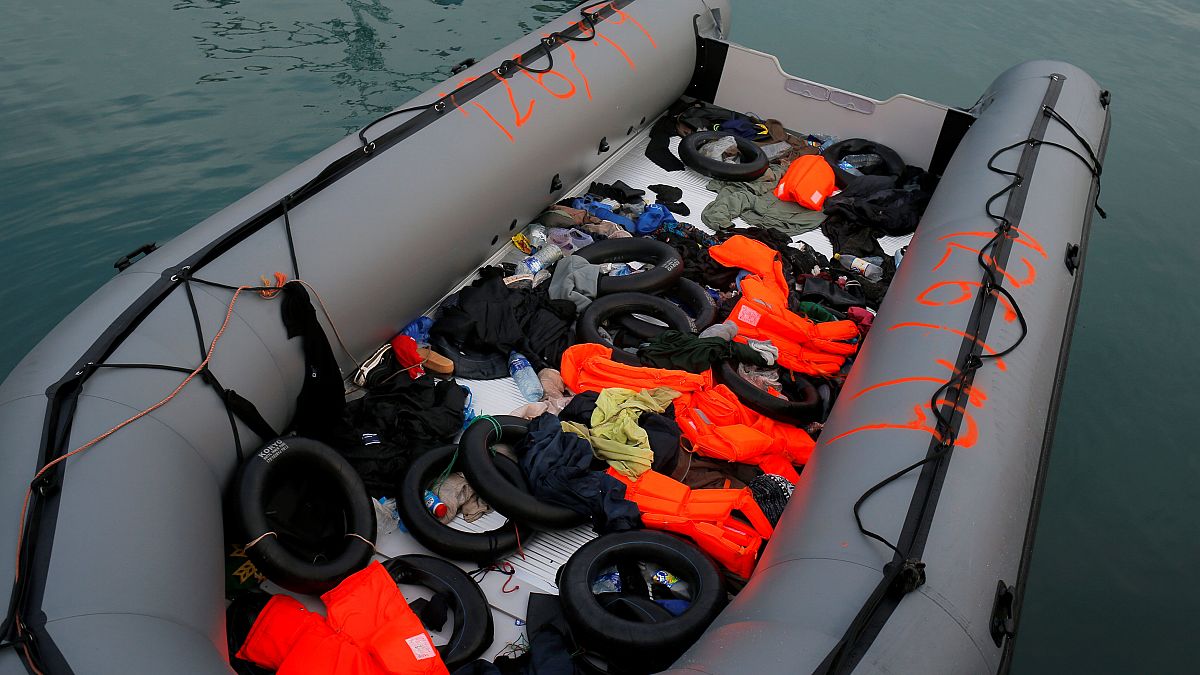83 emigrantë rrezikojnë mbytjen në Kanalin Anglez, shpëtohen nga francezët