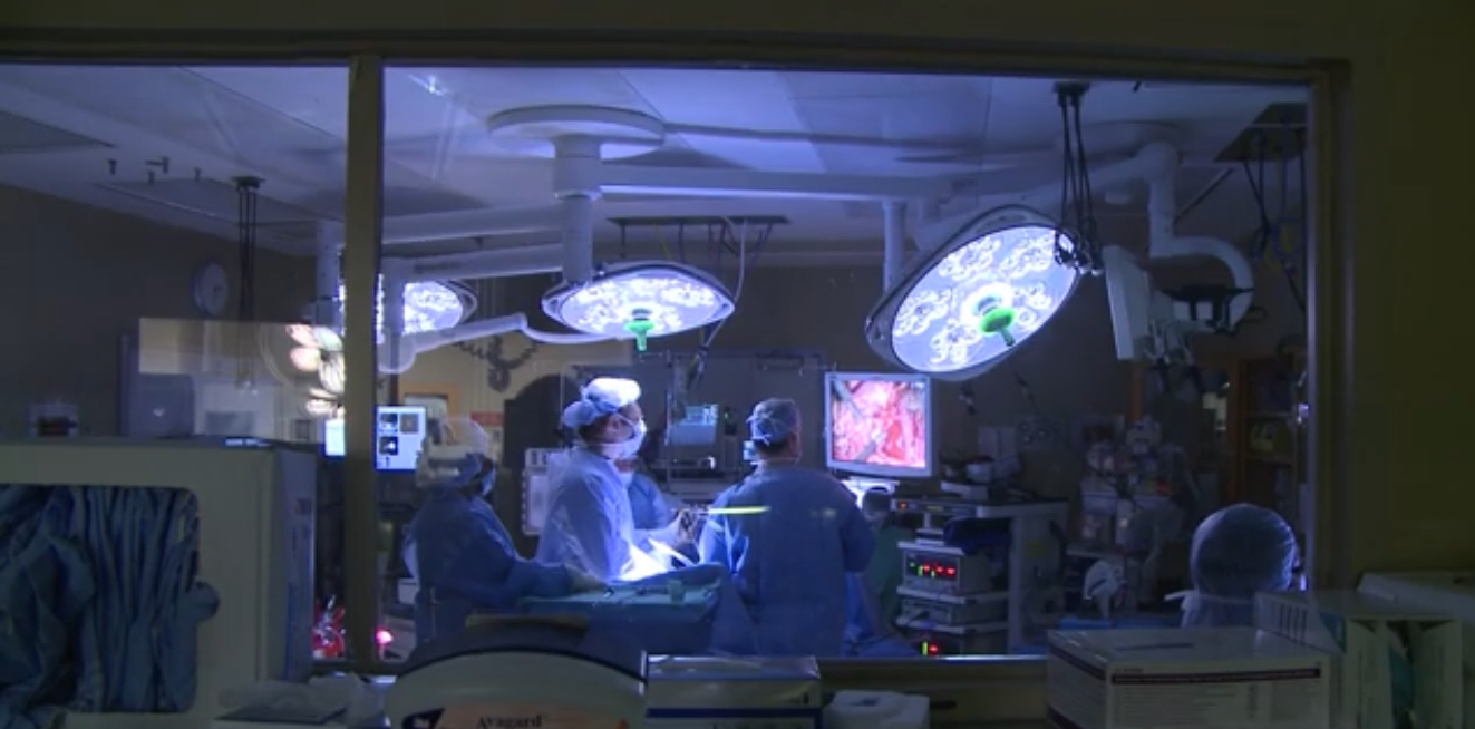 Skandal te QSUT/ Ndërpriten operacionet te kardiokirurgjia, shqiptarët mbeten “me zemër në dorë” sa të hapet tenderi