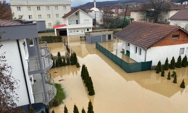 Reduktimet pas të reshurave, KRU “Prishtina”: Uji i sigurt për pije, nesër stabilizohet furnizimi