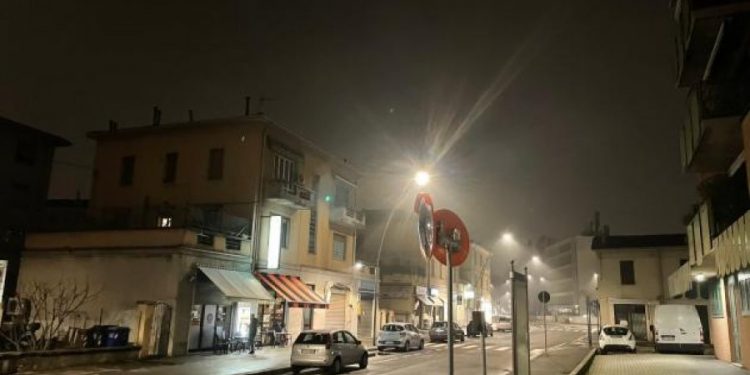 Plagoset rëndë me thikë një shqiptar në Itali