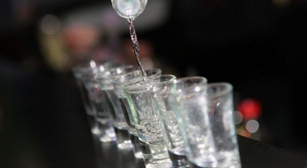 Viti i Ri nuk shijohet me alkool, Shqipëria mes vendeve më pak pijedashës në Europë