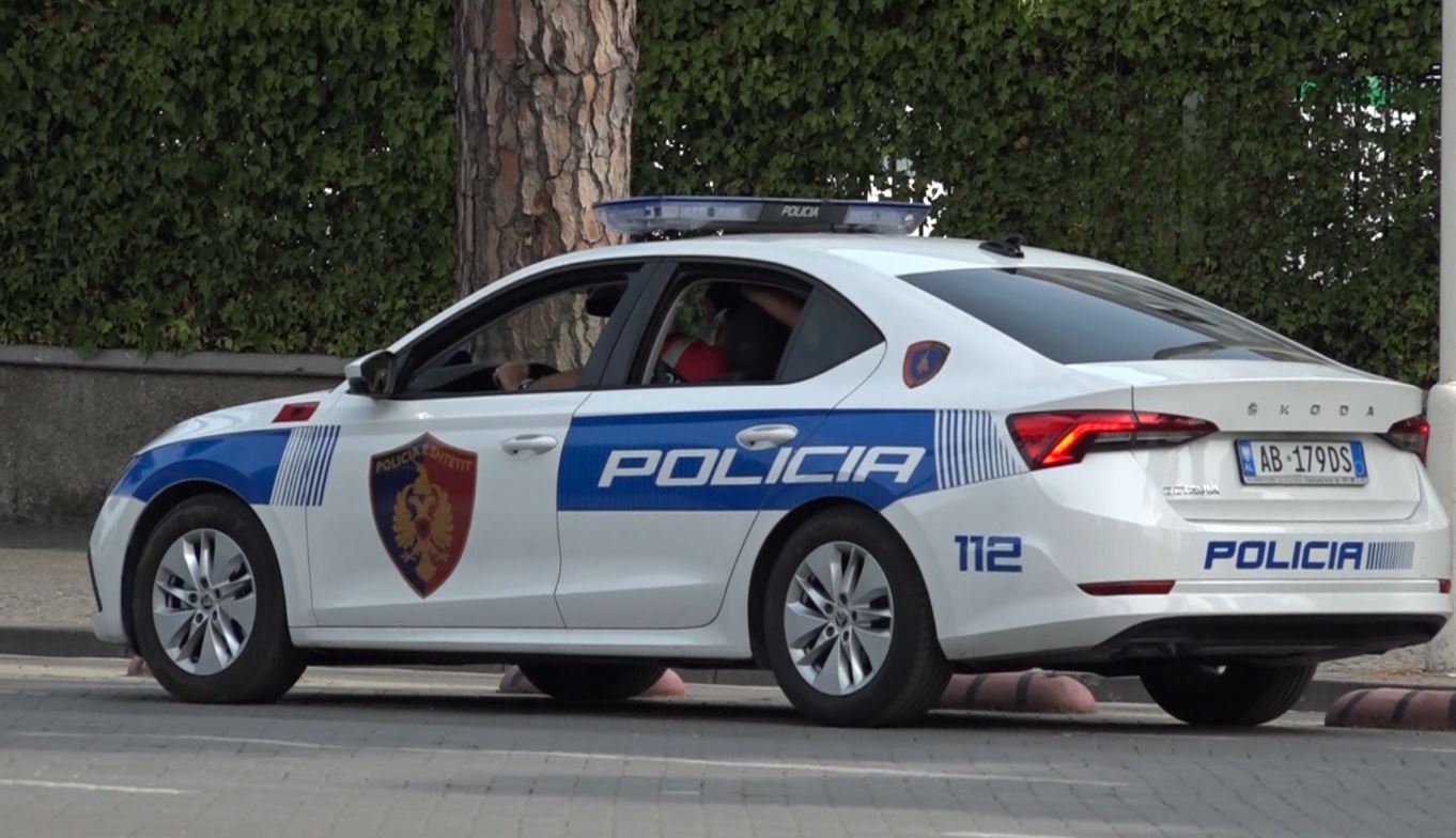 “Kërcet” thika te Fresku në Tiranë/ Autori sulmon 25-vjeçarin dhe arratiset me “Audi”, kapet nga policia