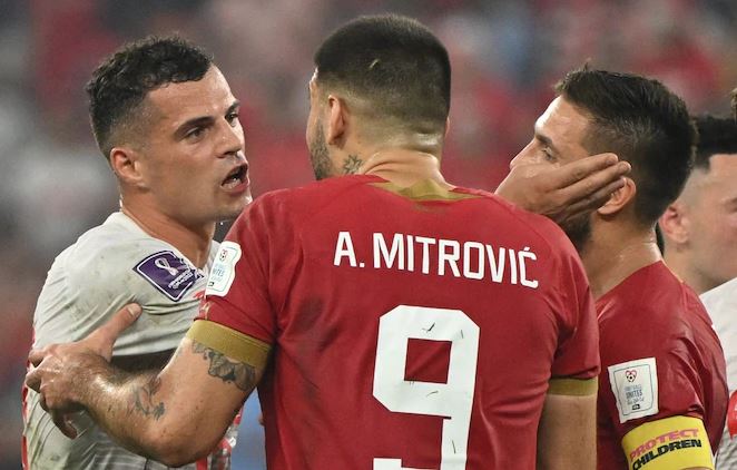 Katar 2022/ Gjobitet Serbia për banderolën kundër Kosovës dhe tensioneve ndaj Xhakës dhe Shaqirit