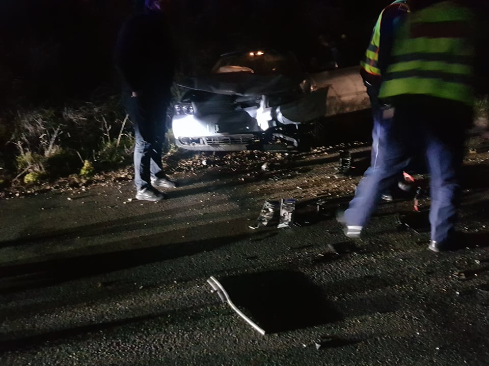 “BMW” përplas këmbësorin në aksin Elbasan-Cërrik, 33-vjeçari humb jetën