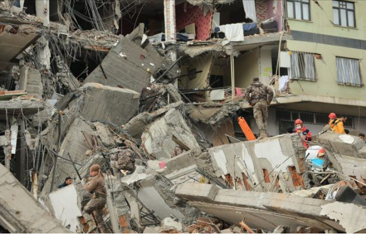 Ka ende shpresë! Dy gra u nxorrën të gjalla nga rrënojat 122 orë pas tërmetit