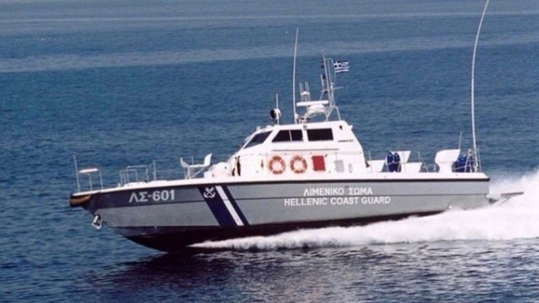 Tragjedi në Greqi/ Fundoset gomonia me 39 emigrantë! Dy të vdekur dhe disa të zhdukur