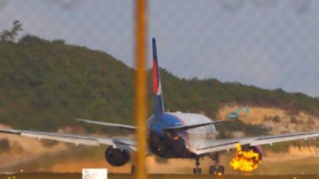 VIDEO/ Pak çaste pas ngritjes, shpërthen në flakë avioni me 321 pasagjerë në bord