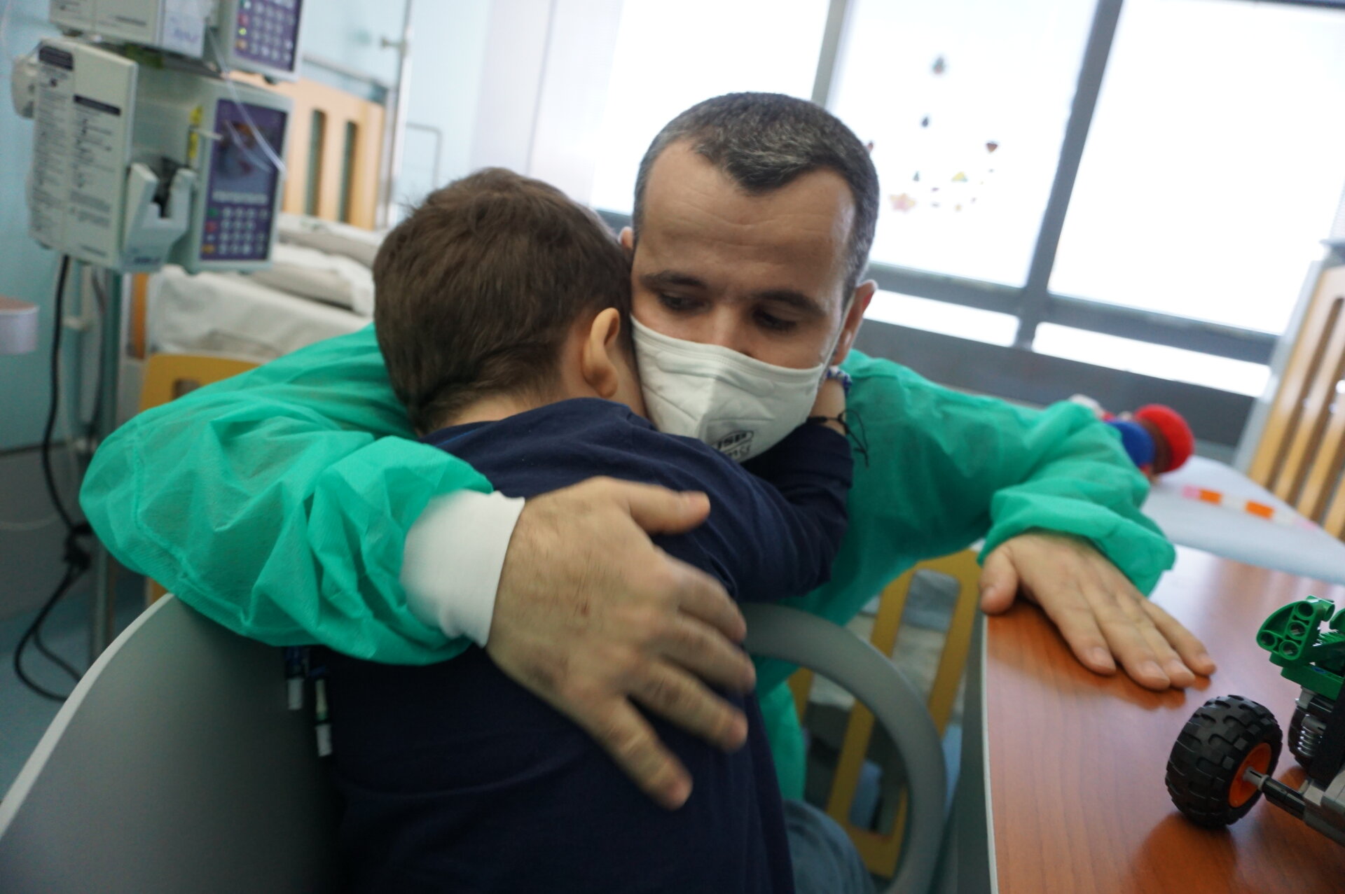 Shqiptari i shpëton jetën djalit 5-vjeçar, i dhuron mushkëritë në operacionin e rrallë në Itali