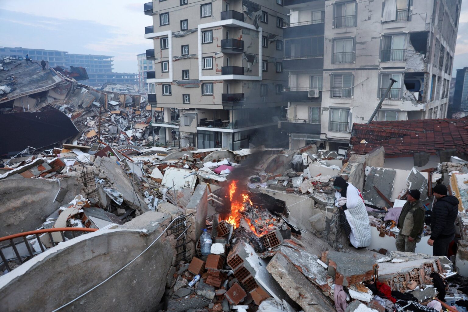 Rritet bilanci i viktimave, mbi 46.000 të vdekur nga tërmetet në Turqi dhe Siri