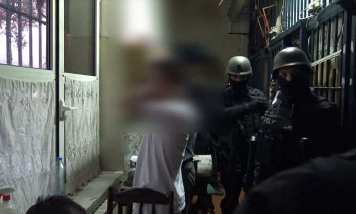 Bastisje në Burgun e Idrizovës, policia konfiskon para dhe gjësende tjera