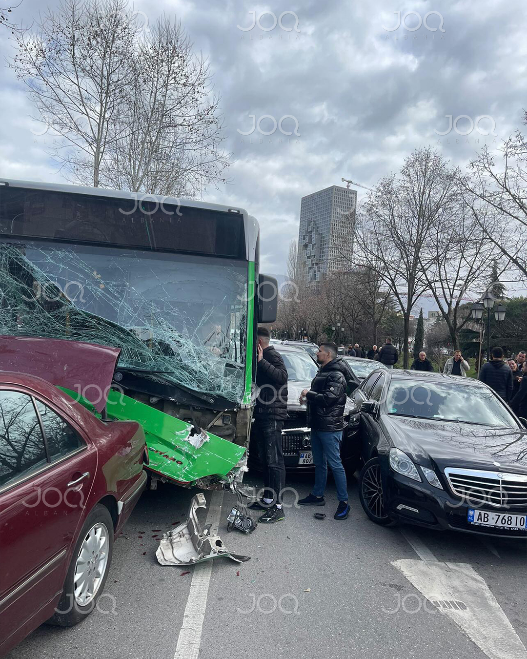 Aksidenti në Tiranë/ Shoferi i autobusit nuk ishte i pirë, shkon në nëntë numri i të lënduarve